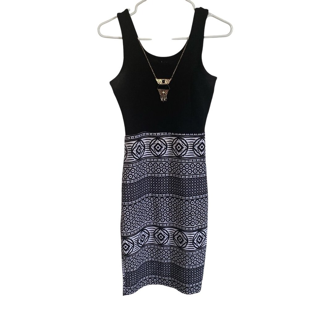 Love women's size medium knee length black and white sleeveless stretchy dress